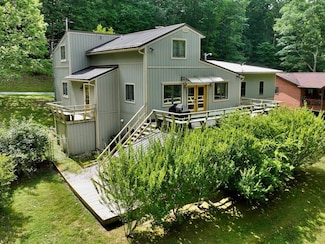 143 Flat Top Lake Rd, Ghent, WV 25843