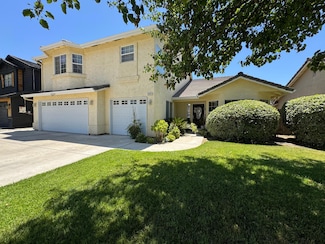 605 W Russell Ave, Visalia, CA 93277