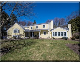 15 Strawberry Hill Rd, Andover, MA 01810