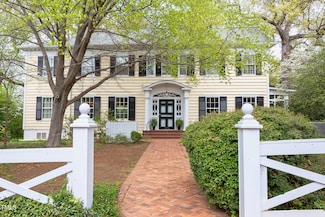 1208 College Place, Raleigh, NC 27605