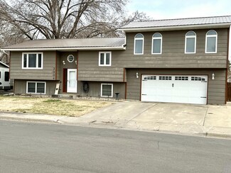 3004 E Reen St, Pierre, SD 57501
