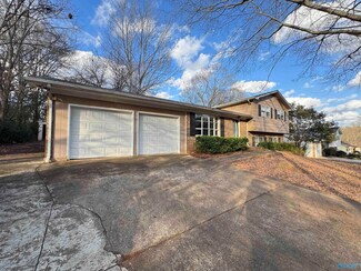 4125 Cloverdale Rd, Anniston, AL 36207