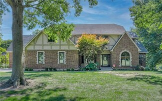 2319 Castle Dr, Independence, MO 64057