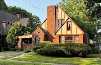 11 Brookline Dr, Utica, NY 13501
