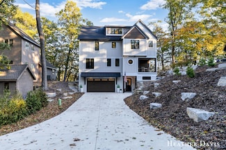 16976 Lake Ave, West Olive, MI 49460