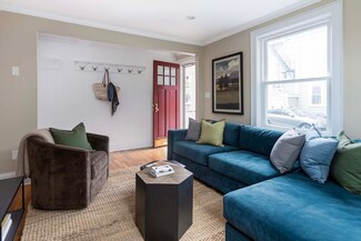 206 Aspinwall Ave Unit 1, Brookline, MA 02446