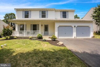 105 Clarion Dr, Douglassville, PA 19518