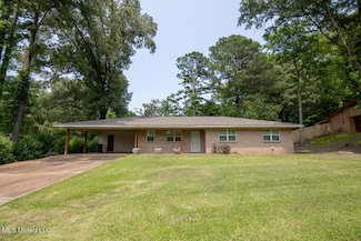 709 N Sunset Dr, Yazoo City, MS 39194