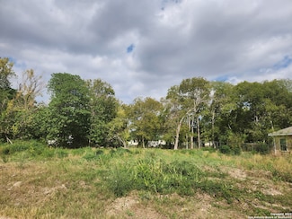 907 Yucca St, San Antonio, TX 78220