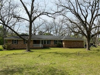 71 Shaky Bay Rd, Tifton, GA 31793