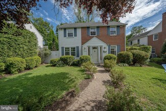 135 Barcladen Rd, Bryn Mawr, PA 19010