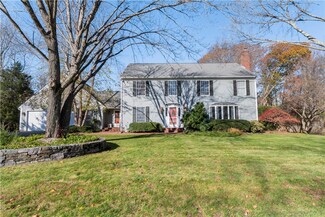12 Seaview Dr, Barrington, RI 02806