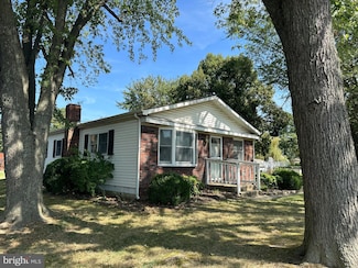 9401 Romancoke Rd, Stevensville, MD 21666