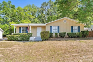 201 Avon Cir W, Daphne, AL 36526