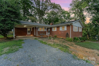 3075 Simmons St, Kannapolis, NC 28083