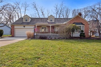 136 Hillcrest Ln, Elyria, OH 44035