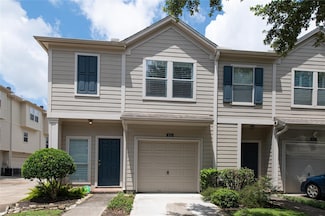 915 W Heights Hollow Ln, Houston, TX 77007