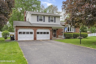 711 Hampshire Seat, Schenectady, NY 12309
