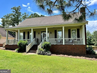 21 Pine Lake Rd, Tifton, GA 31793