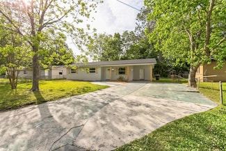 4818 Dallen Lea Dr, Jacksonville, FL 32208