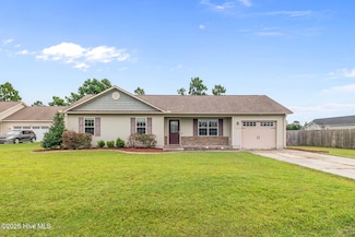 302 Basil Ct, Hubert, NC 28539