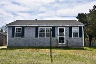 28 Harbor View Rd, Bourne, MA 02559
