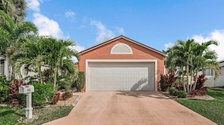 13 Bentwater Cir, Boynton Beach, FL 33426