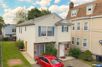 211-213 S 10th St, Newark, NJ 07107