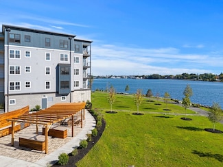 18 Franklin St Unit 303, Salem, MA 01970