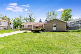 1021 Willow Ln, Darien, IL 60561