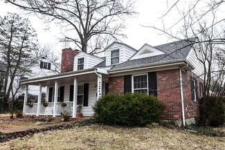 32 Southridge Dr, St. Louis, MO 63122