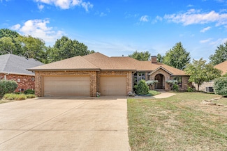 1152 W Woodhaven St, Springfield, MO 65810