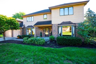 1558 Cardinal Dr, Saint Joseph, MI 49085