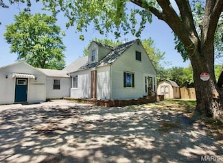 7927 S Rock Hill Rd, Saint Louis, MO 63123