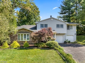 53 Rath Ln, East Brunswick, NJ 08816