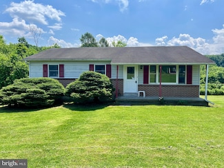 13 Moyer St, Port Royal, PA 17082