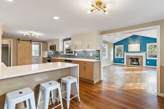 93 Valley View Dr, Wethersfield, CT 06109