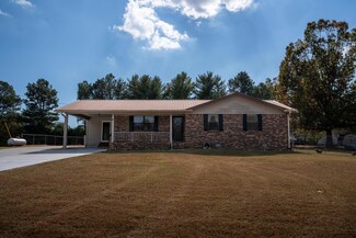 134 Cedar St SE, Rainsville, AL 35986