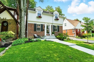 3861 Homewood Rd, Cincinnati, OH 45227