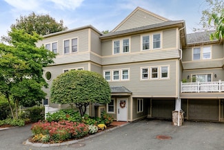 21 Pine St Unit 10, Manchester, MA 01944