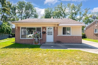 13341 Albany St, Oak Park, MI 48237