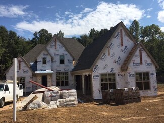 340 Saunders Creek Dr, Rossville, TN 38066