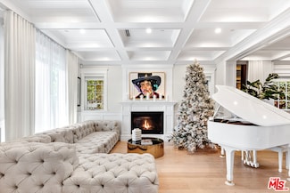 5000 Petit Ave, Encino, CA 91436