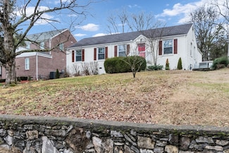 815 Neartop Dr, Nashville, TN 37205