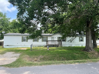 6210 Railroad St, Wallis, TX 77485