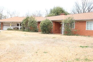 4090 Clearpool Circle Rd, Memphis, TN 38118