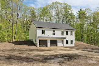 18 Nob Hill Rd, Limerick, ME 04048
