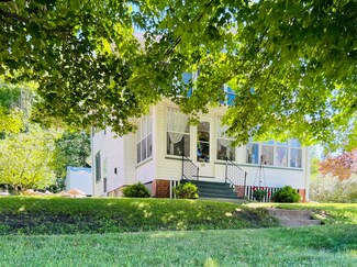 665 Cedar St, Richland Center, WI 53581