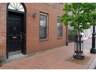 123 Daniel St Unit 2, Portsmouth, NH 03801