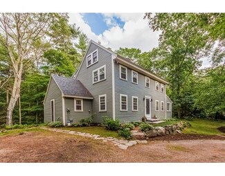 98 Pond St, Essex, MA 01929